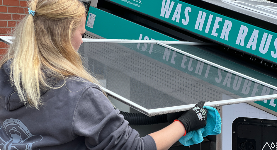 Reinigung von Insektenschutzgittern